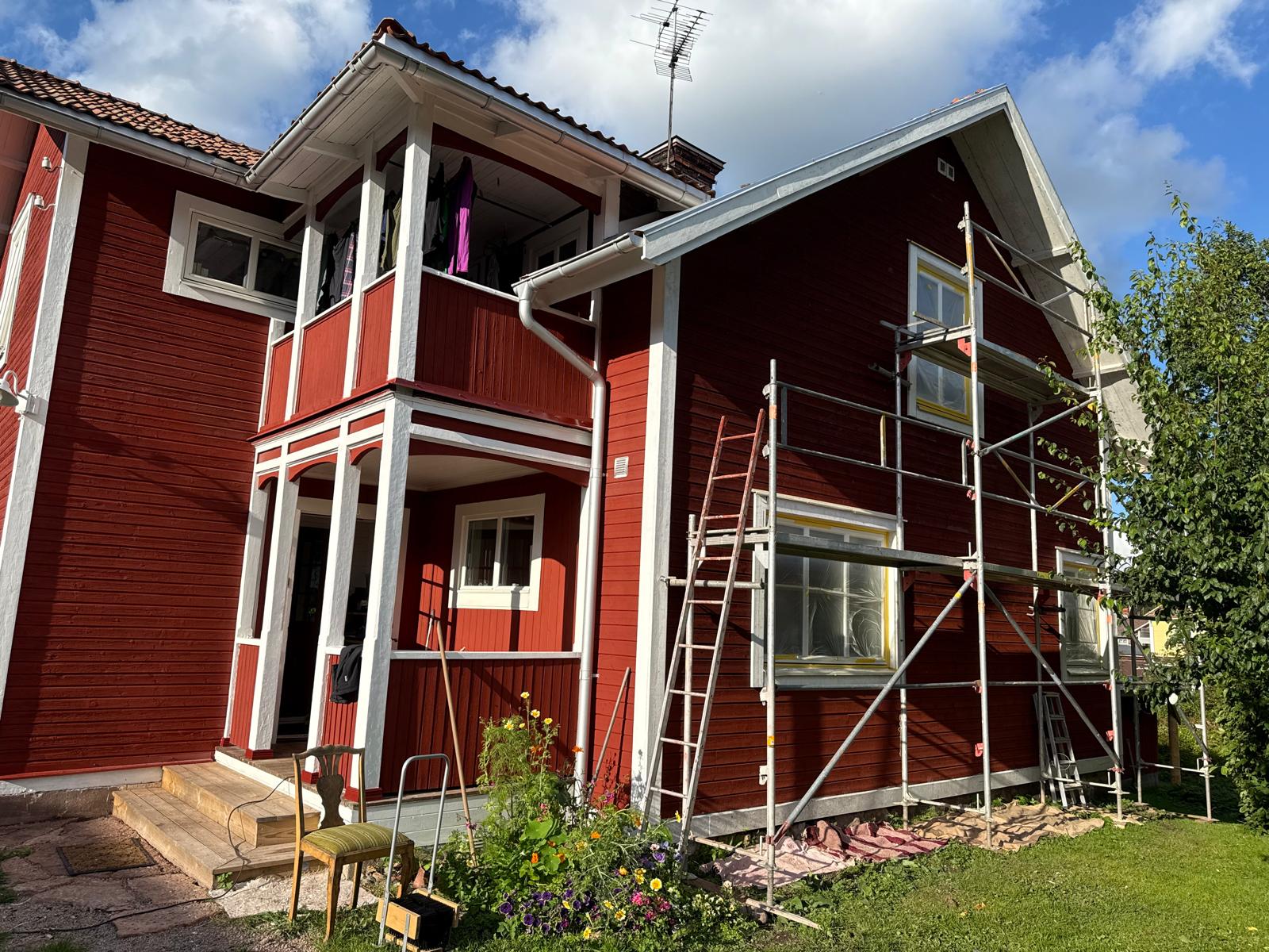 Ställningsbygge och målning